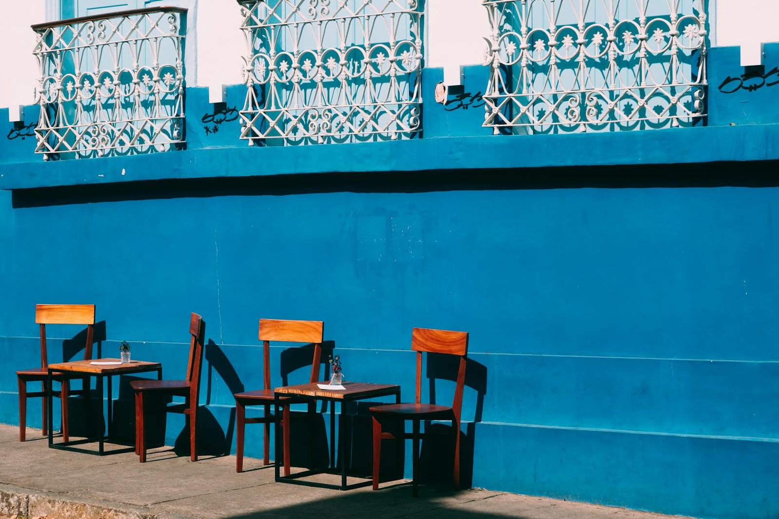 Key Considerations When Signing a Furniture Manufacturing Contract